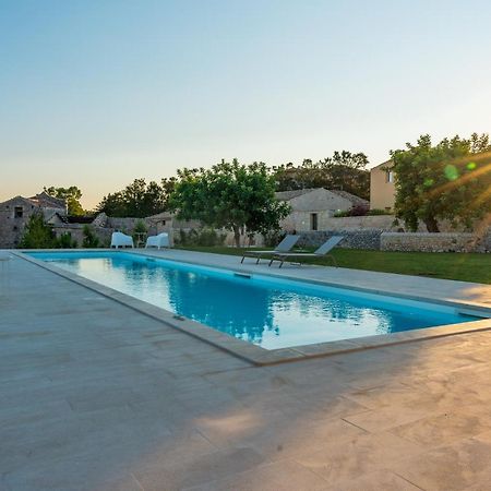 Baglio Cella - Appartamenti Per Vacanze โมดิกา ภายนอก รูปภาพ