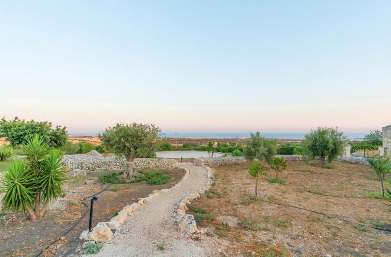 Baglio Cella - Appartamenti Per Vacanze โมดิกา ภายนอก รูปภาพ