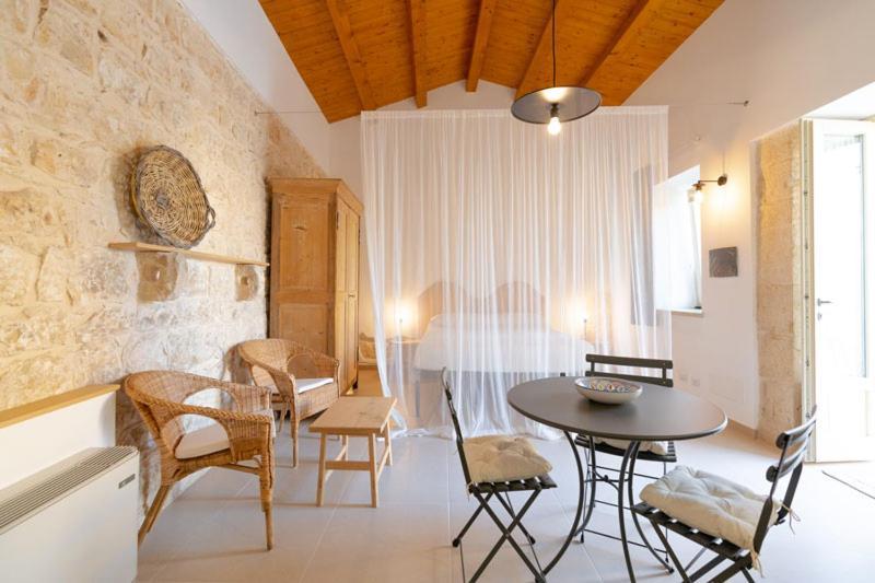 Baglio Cella - Appartamenti Per Vacanze โมดิกา ภายนอก รูปภาพ